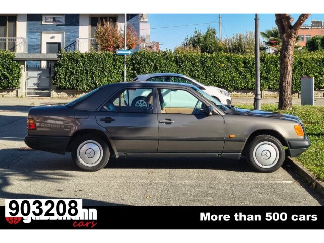 Mercedes Benz 200 Limousine W124 