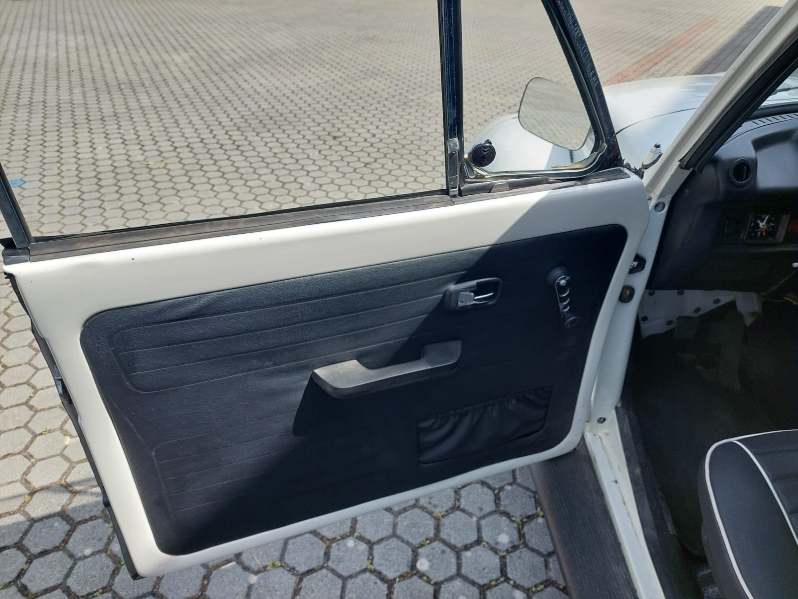VW Maggiolino 1303 Cabriolet