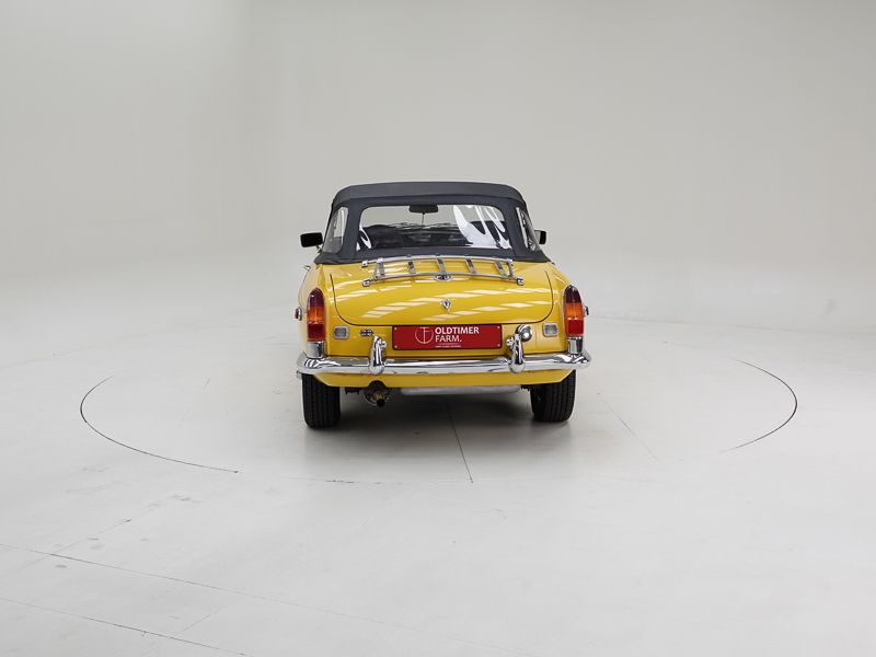 MG B \'78 