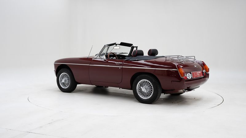MG B \'75 
