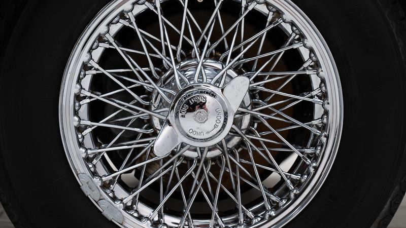 MG B \'75 