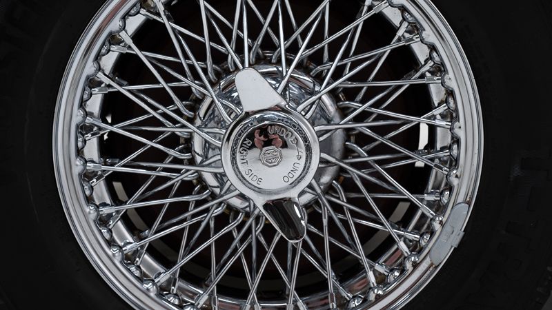 MG B \'75 