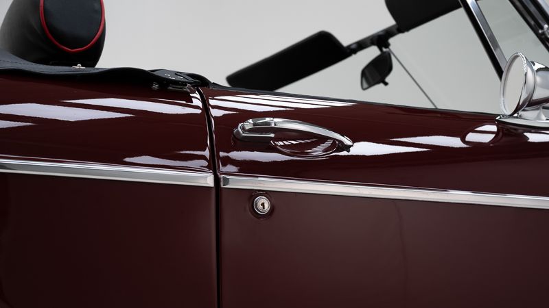 MG B \'75 