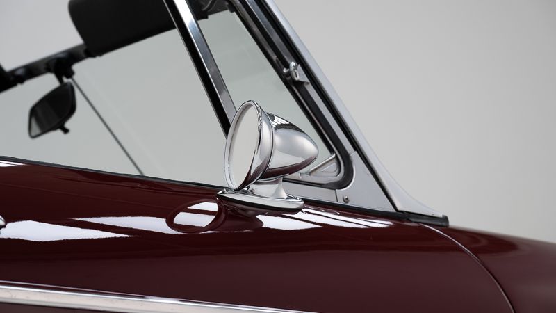 MG B \'75 