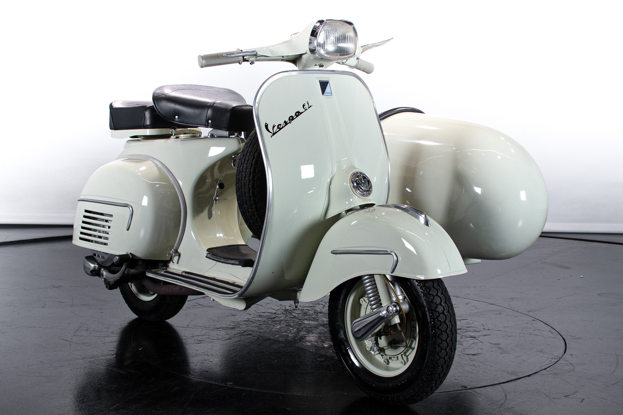 Piaggio Vespa GL 150 Sidecar 