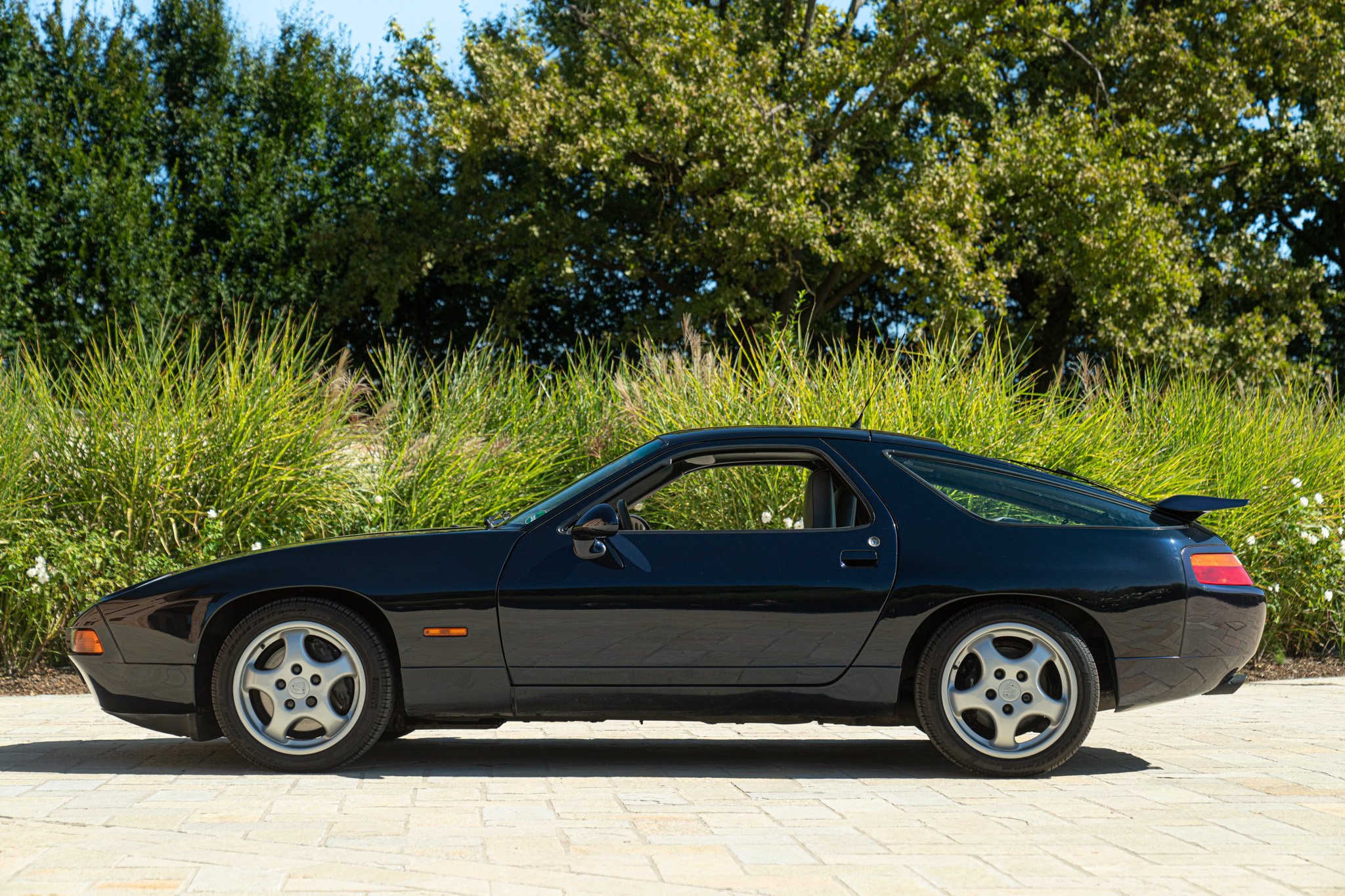 Porsche 928 GTS 
