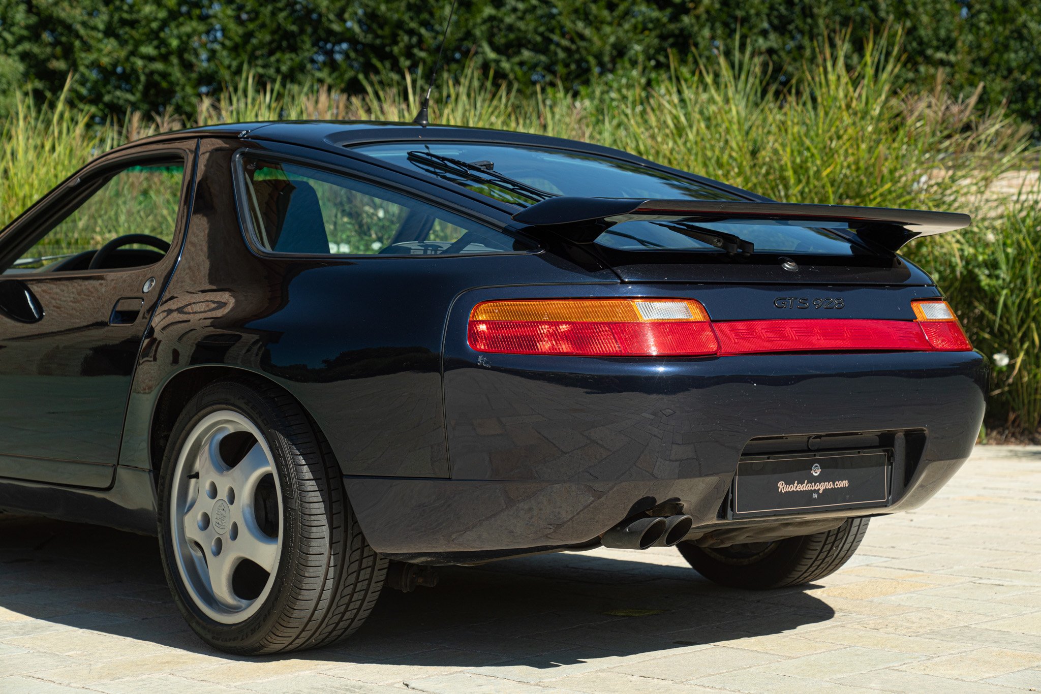 Porsche 928 GTS 