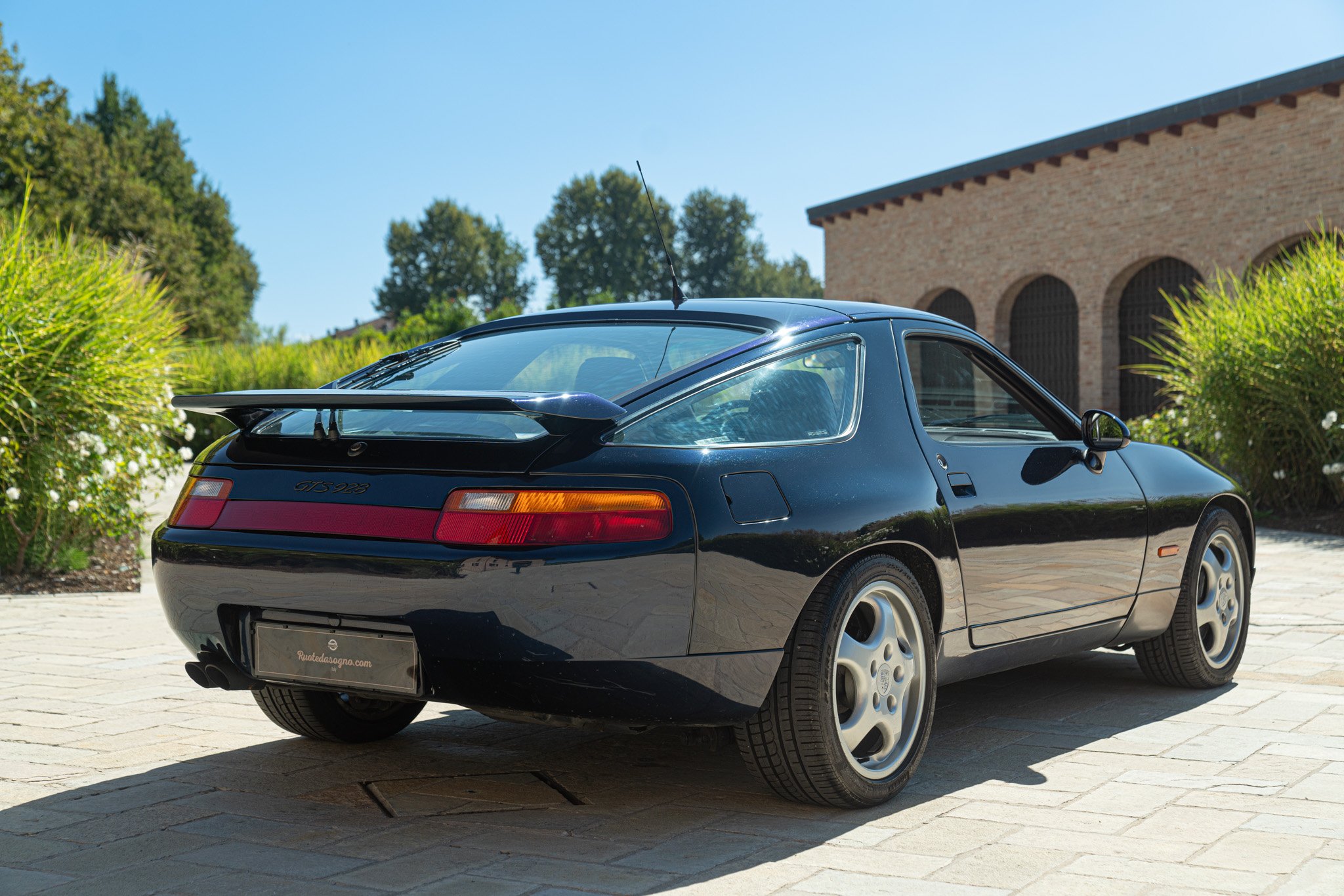 Porsche 928 GTS 