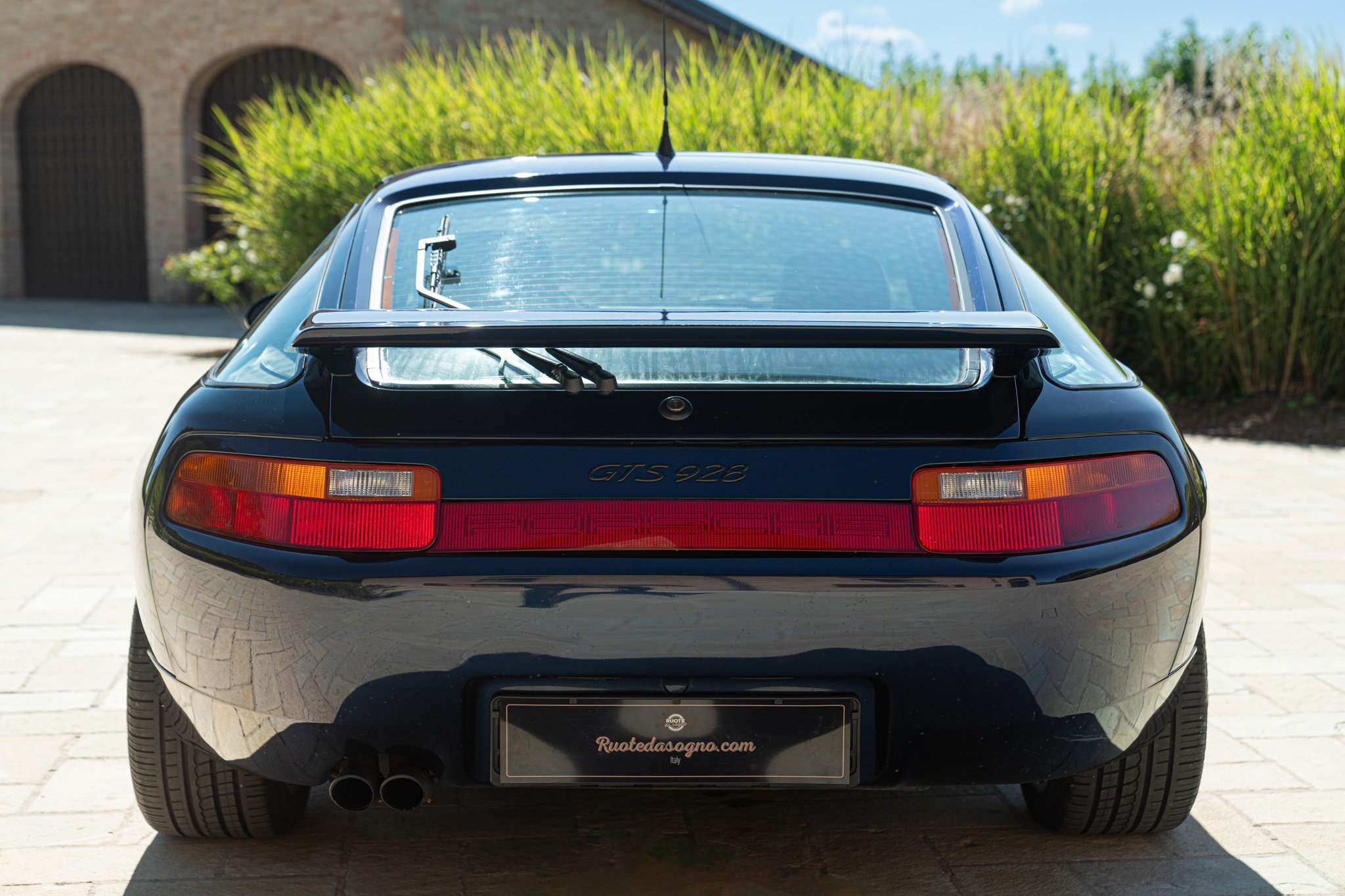 Porsche 928 GTS 