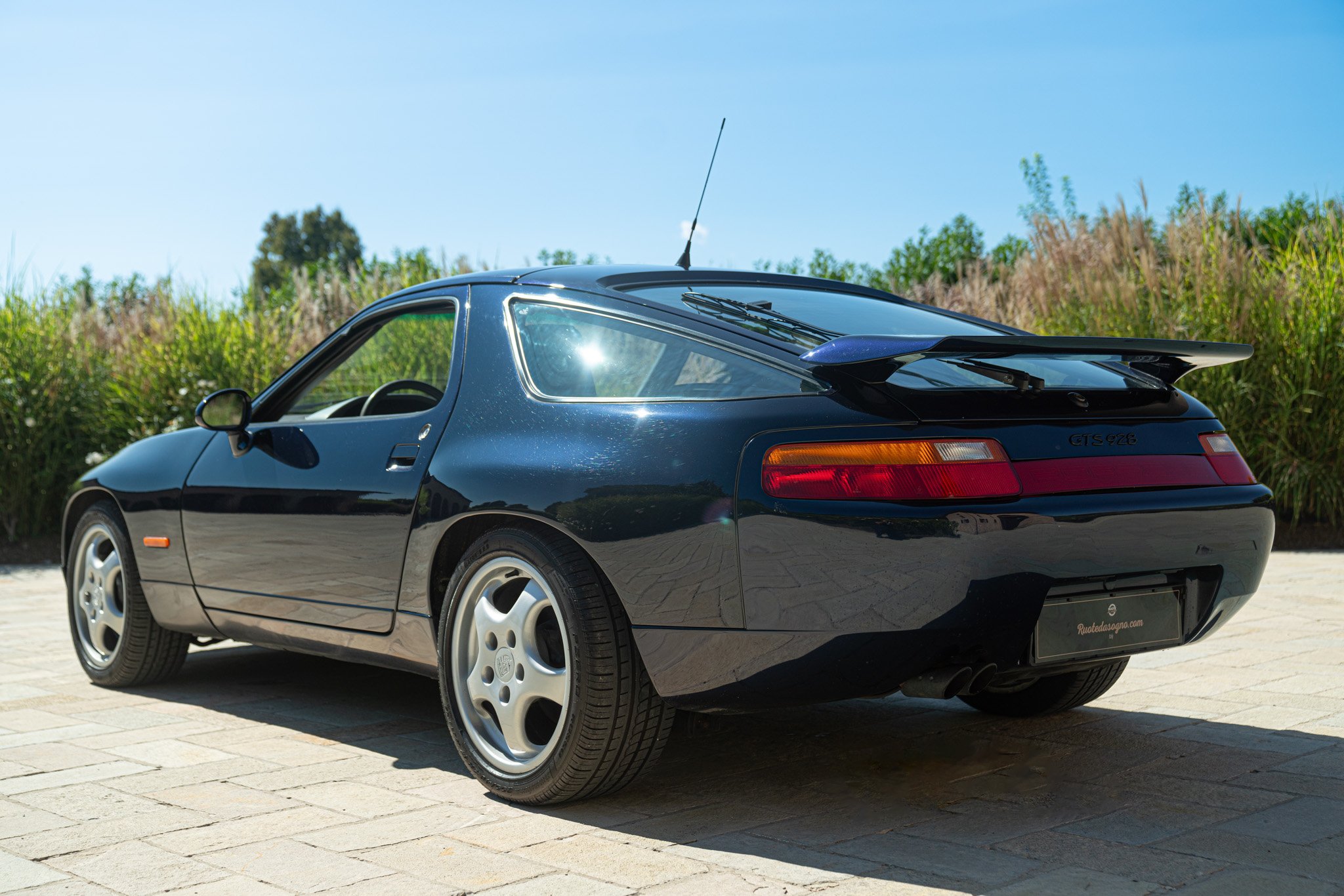 Porsche 928 GTS 