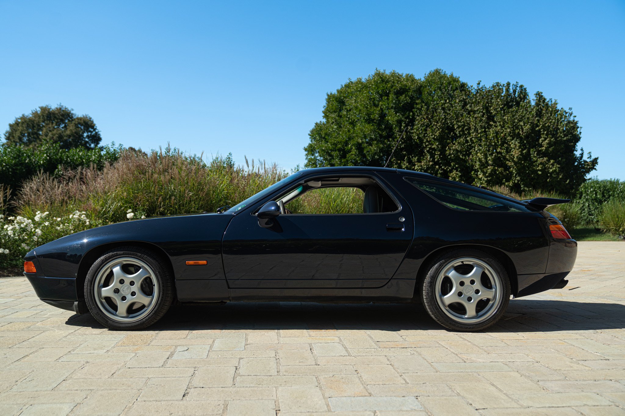 Porsche 928 GTS 