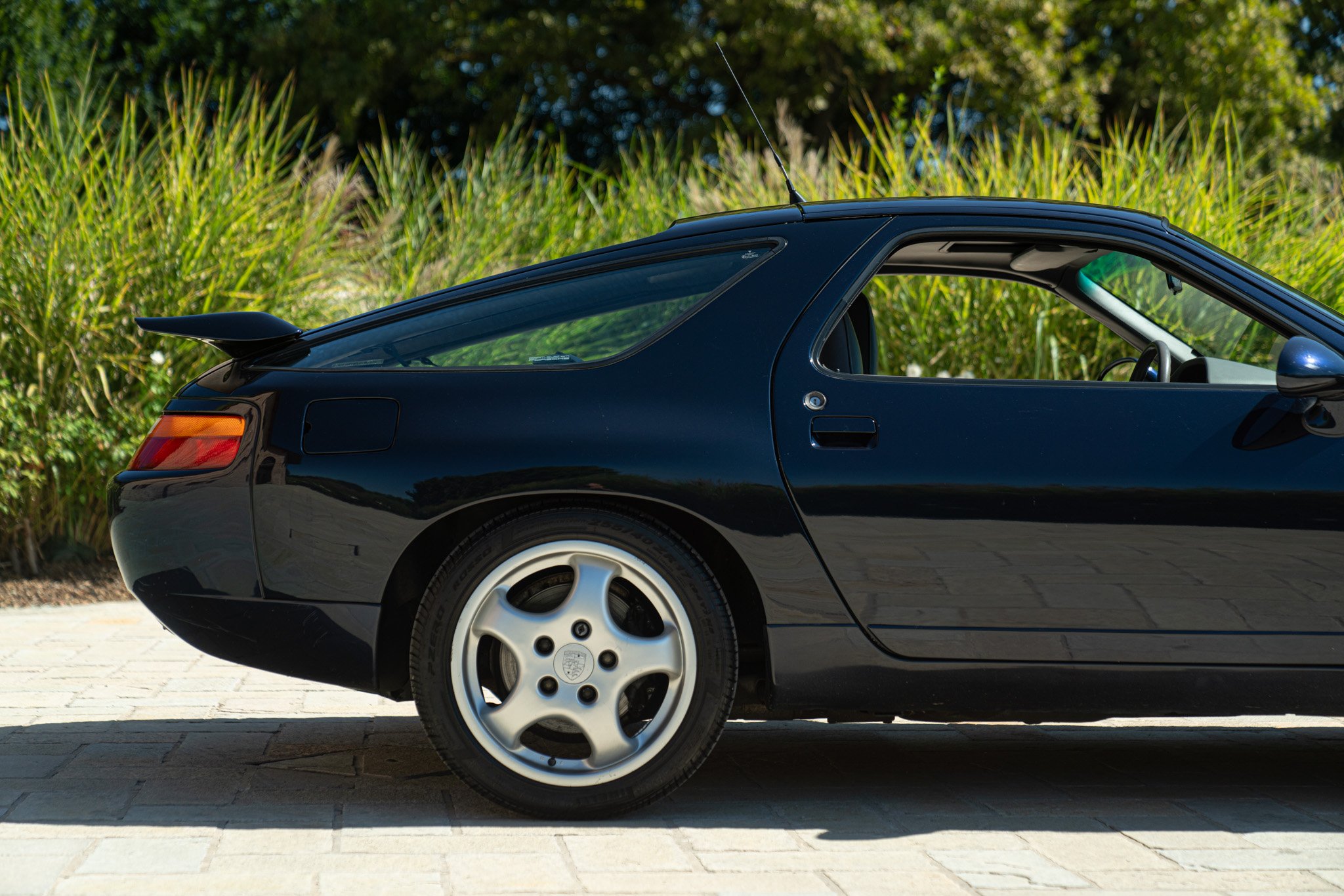 Porsche 928 GTS 
