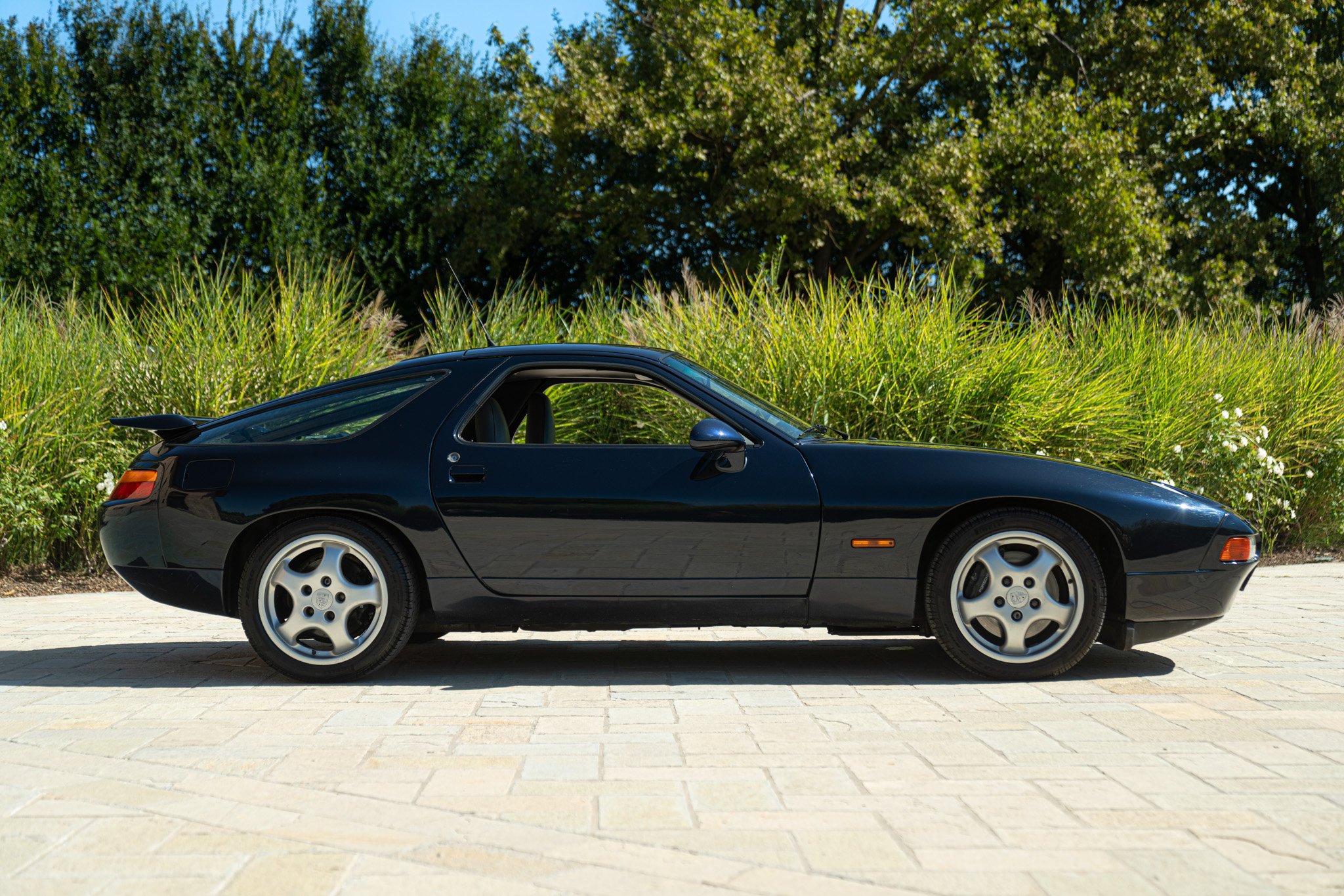 Porsche 928 GTS 