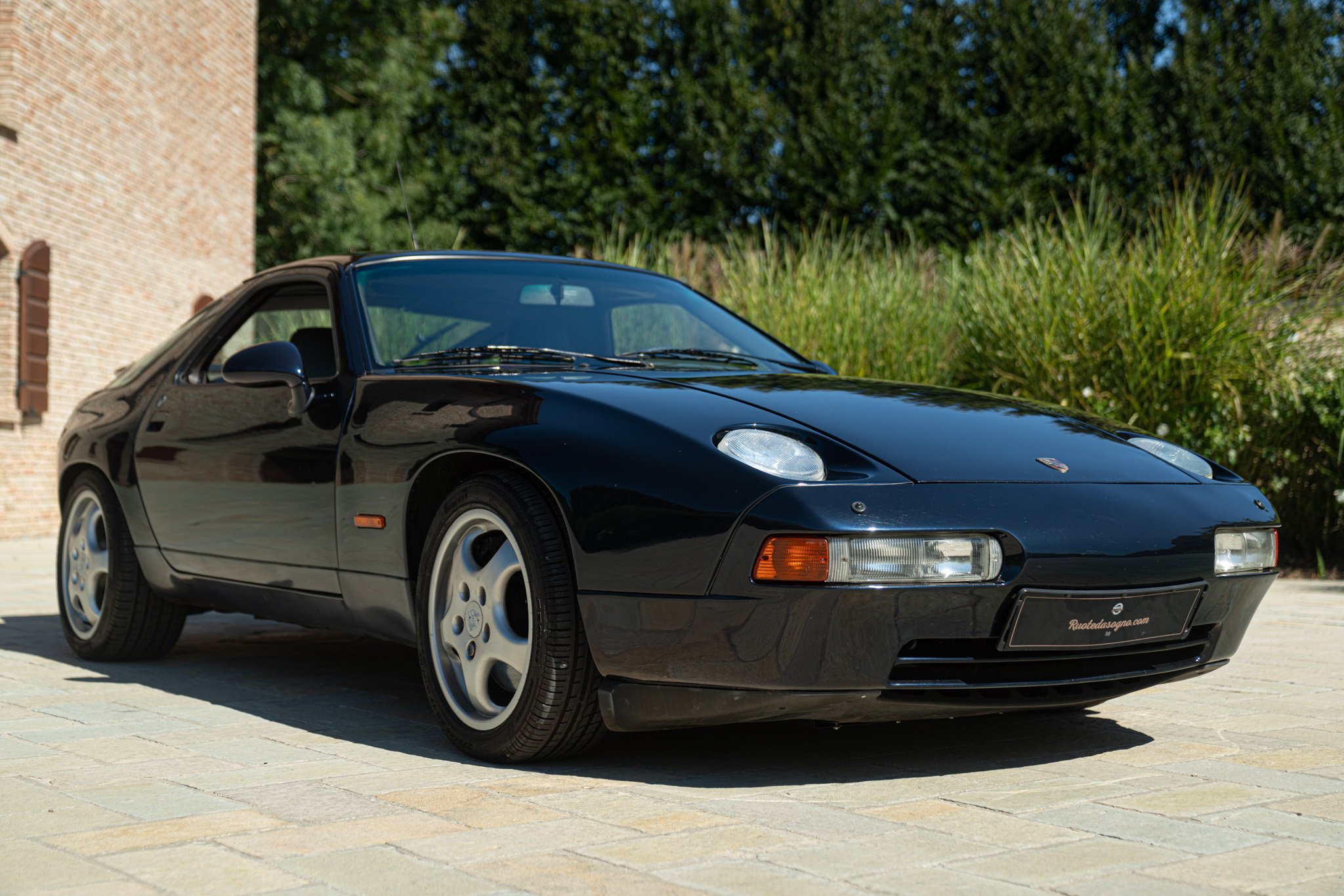 Porsche 928 GTS 