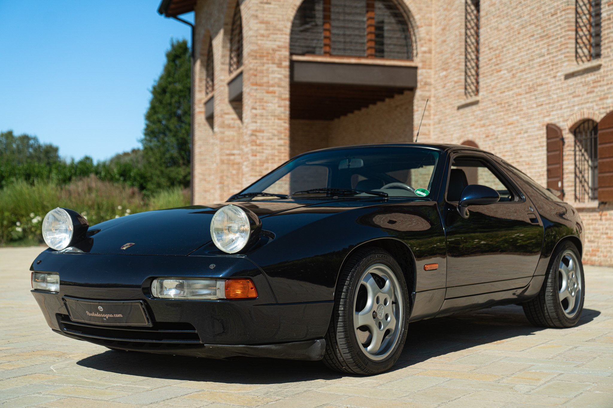 Porsche 928 GTS 