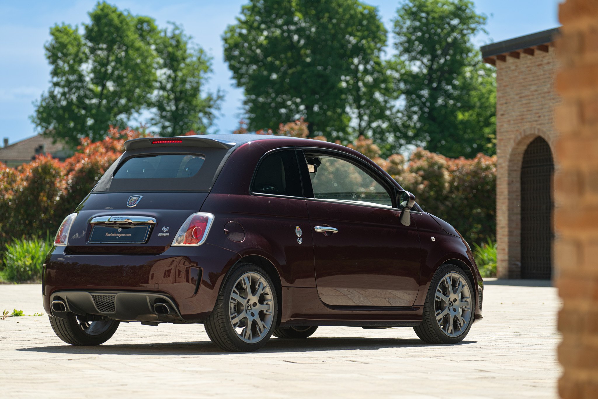 Abarth 695 EDIZIONE MASERATI 