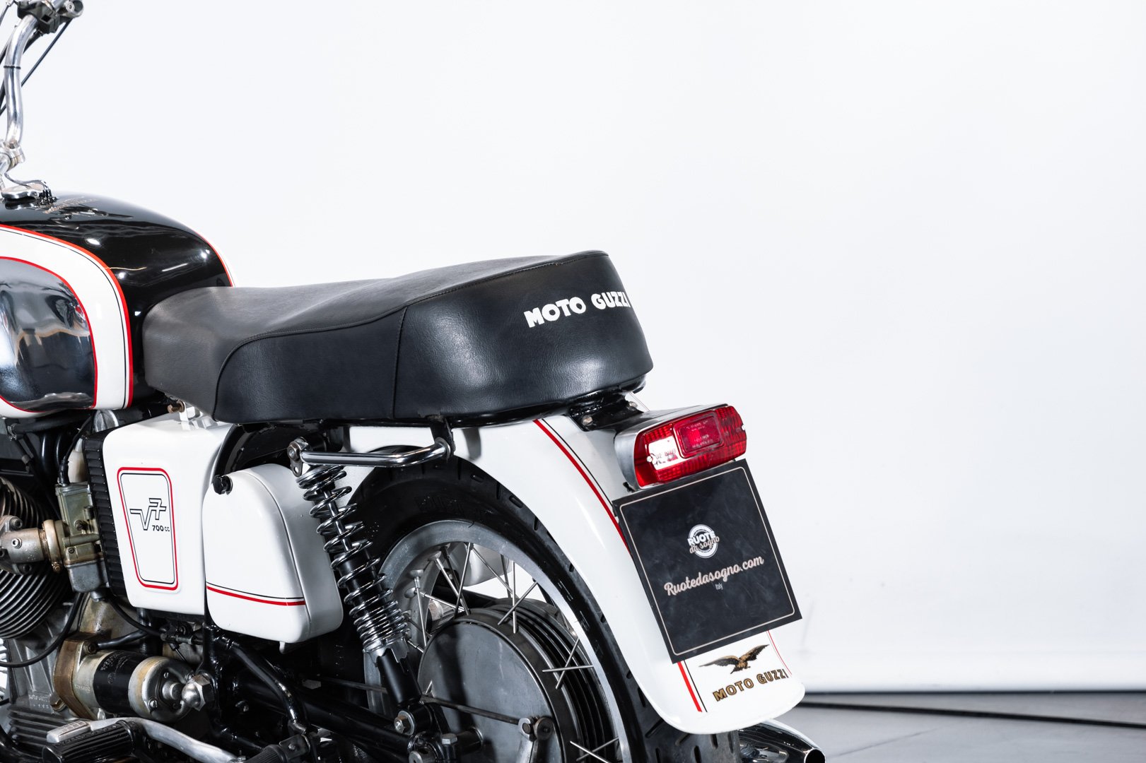 Moto Guzzi MOTO GUZZI V7 700 