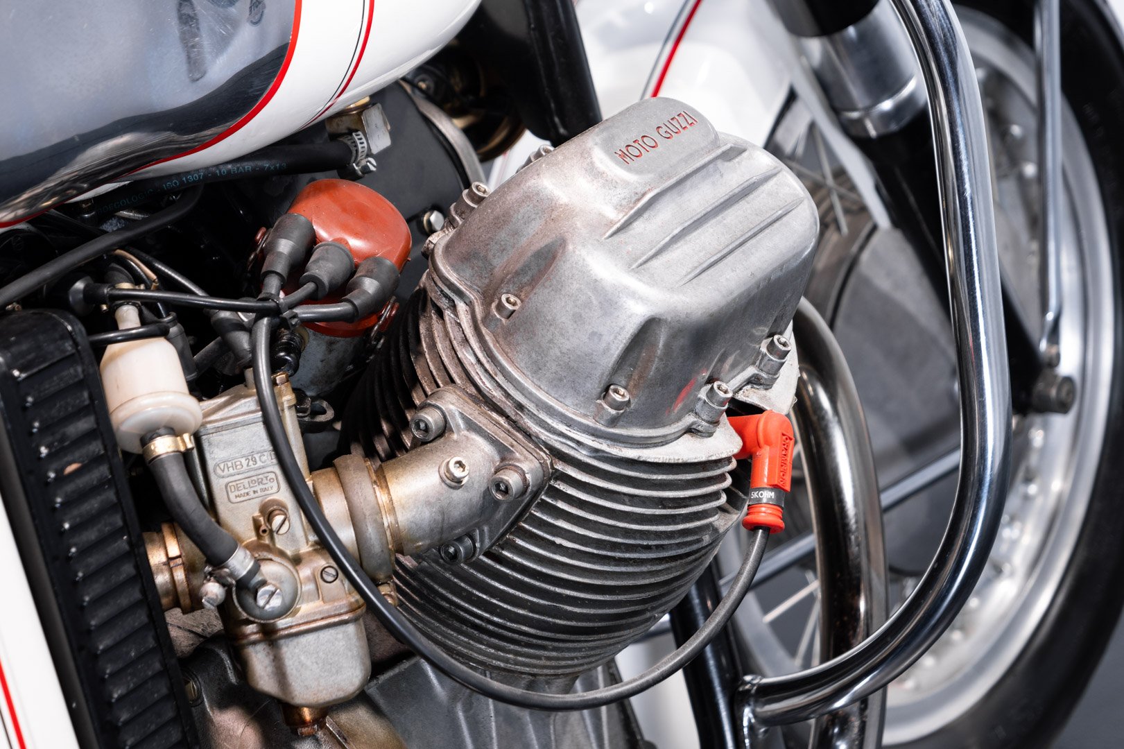 Moto Guzzi MOTO GUZZI V7 700 