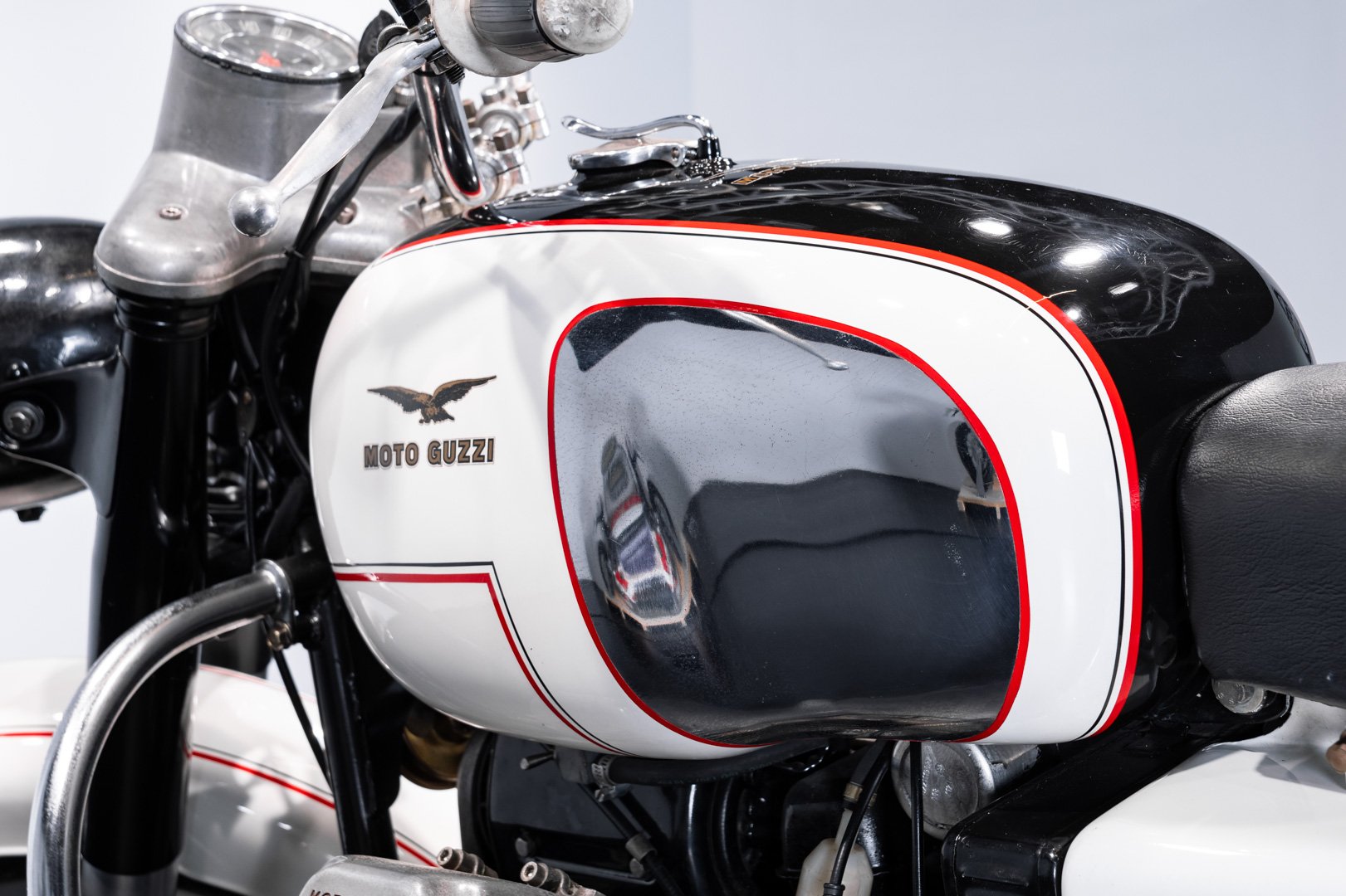 Moto Guzzi MOTO GUZZI V7 700 