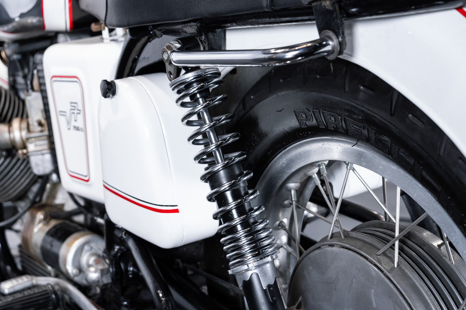 Moto Guzzi MOTO GUZZI V7 700 