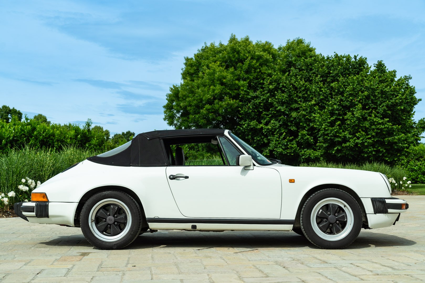 Porsche 911 CARRERA 3.2 CABRIOLET 