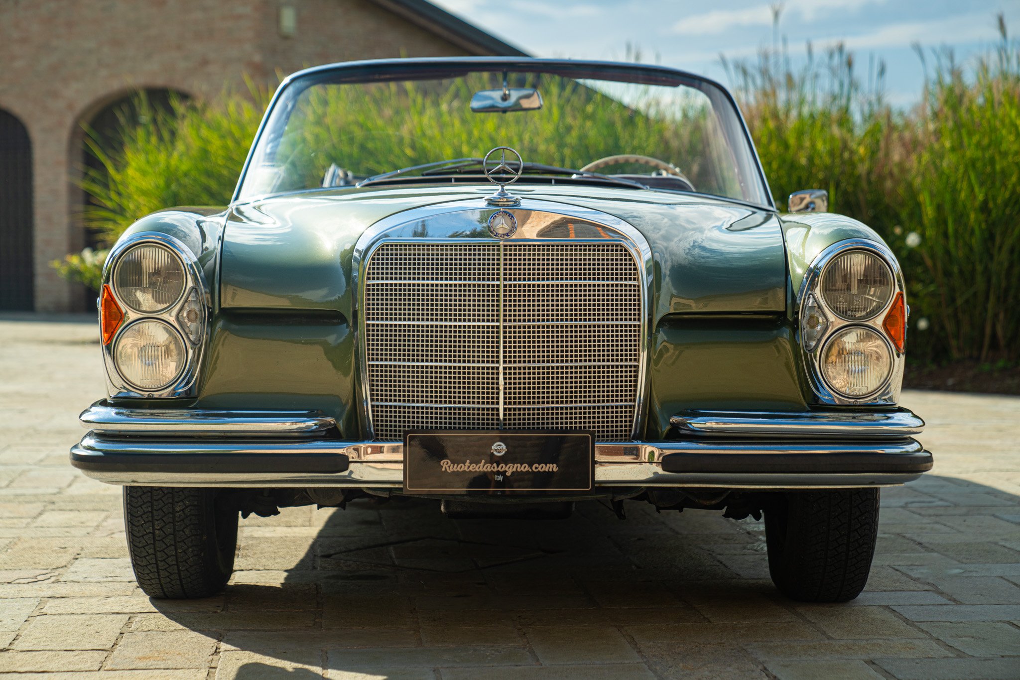 Mercedes Benz 220 SE CABRIOLET 