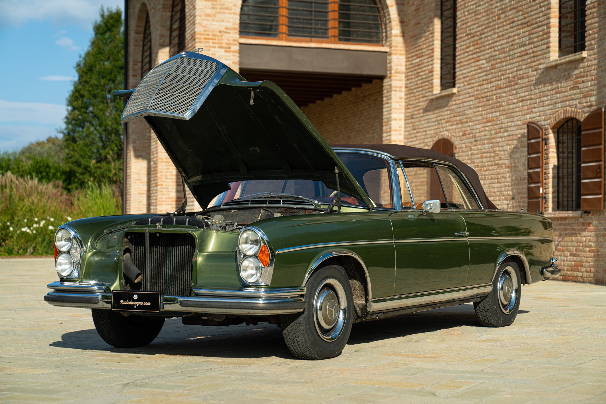 Mercedes Benz 220 SE CABRIOLET 