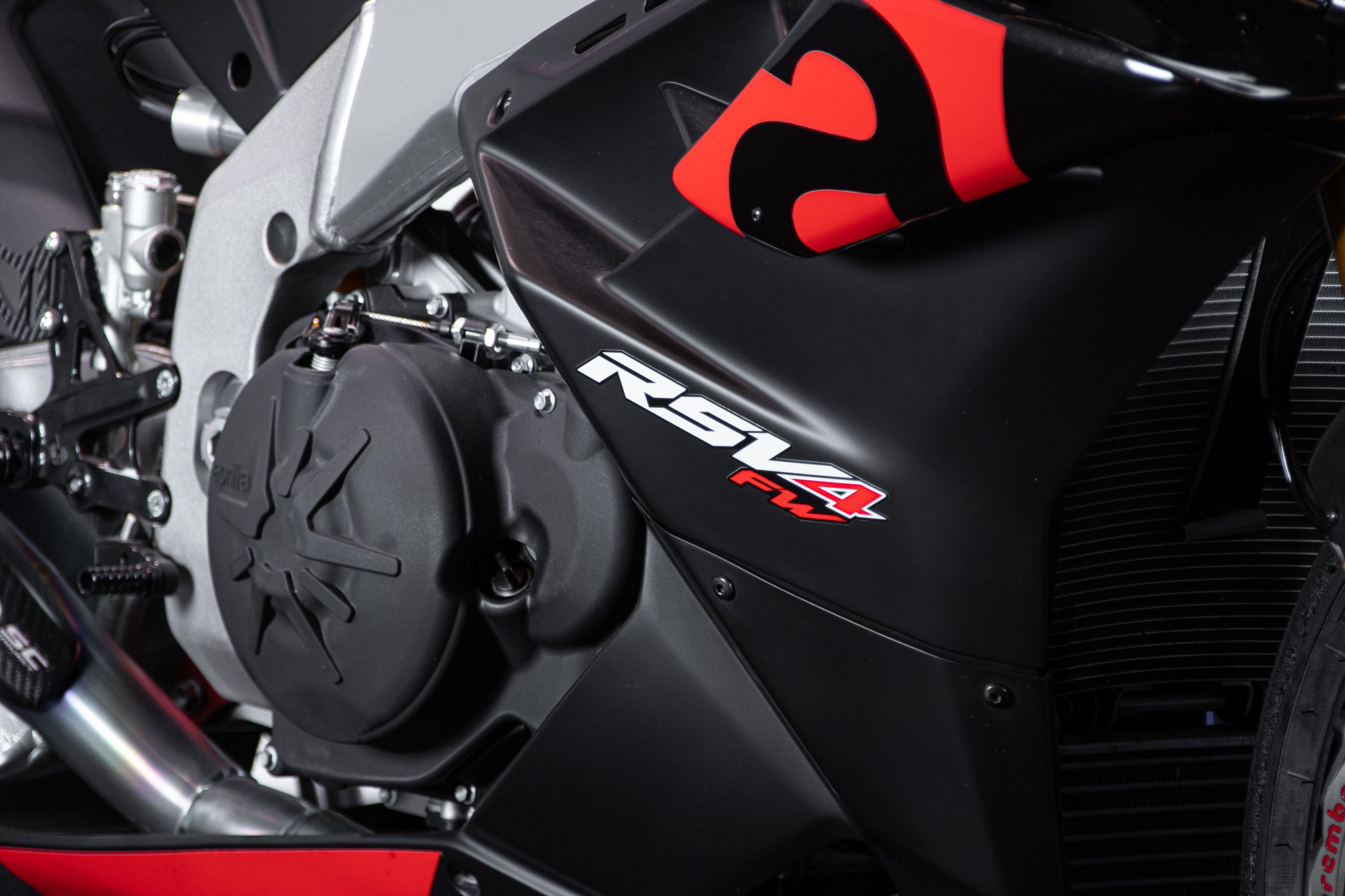 Aprilia RSV4 FACTORY WORKS 