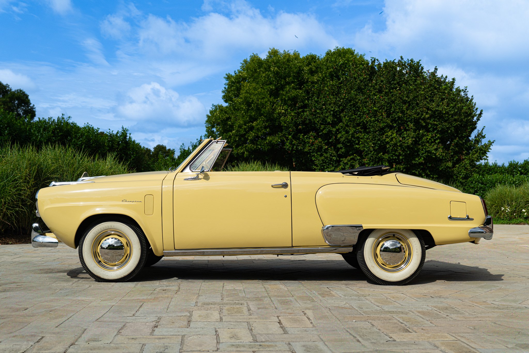 Studebaker CHAMPION REGAL DELUXE CABRIOLET 