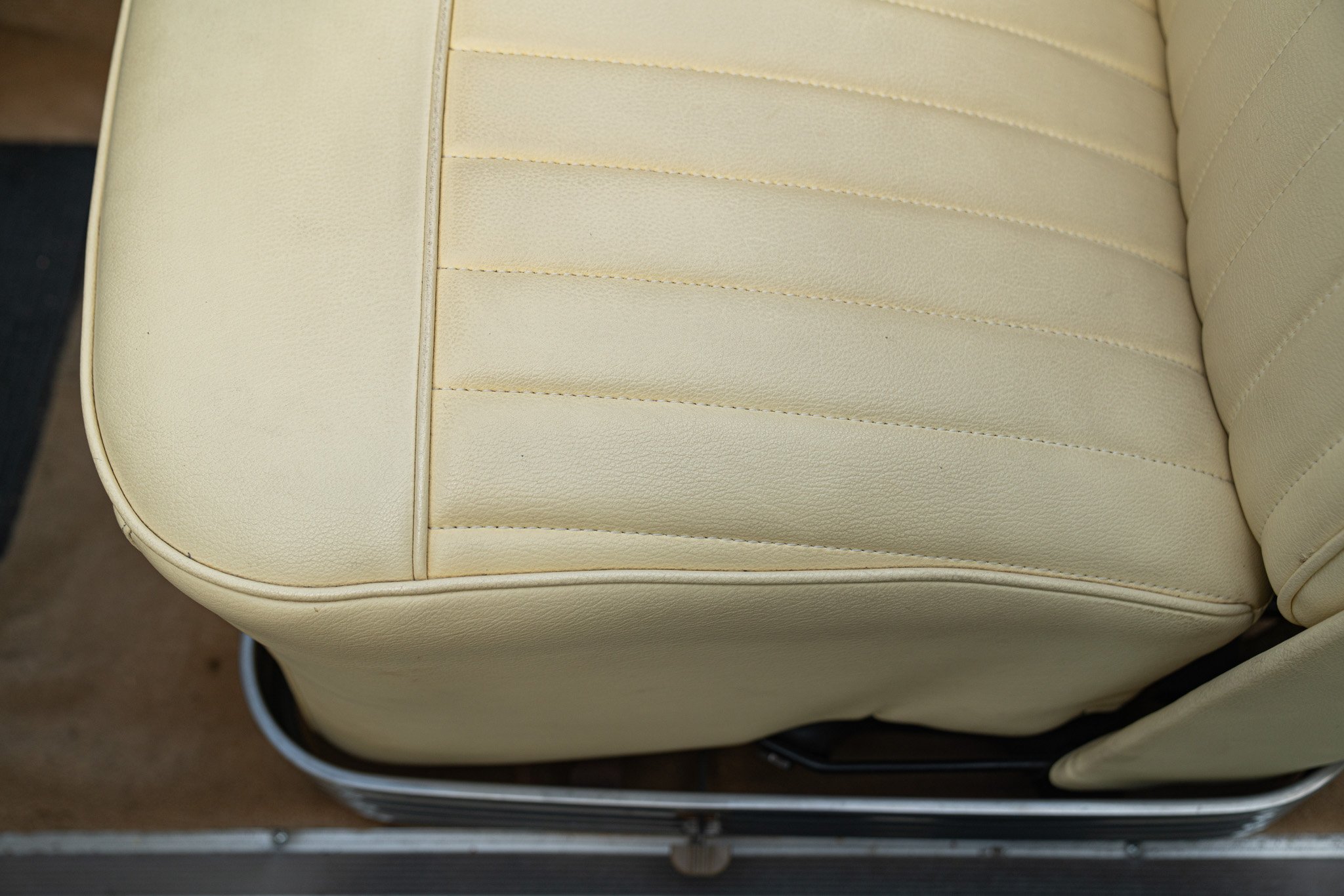 Studebaker CHAMPION REGAL DELUXE CABRIOLET 