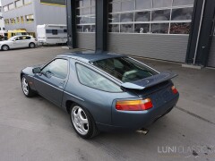 Porsche 928 S4