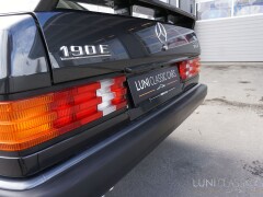 Mercedes Benz  190 E 2.3