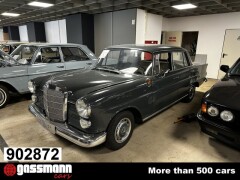 Mercedes Benz 190 C Heckflosse - W110 