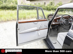Mercedes Benz 300 D Adenauer Limousine mit Schiebedach W189 