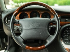 Jaguar XJR 