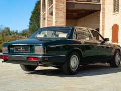 Daimler XJ 40 