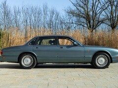 Jaguar XJ8 3.2 EXECUTIVE 