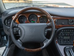 Jaguar XJ8 3.2 EXECUTIVE 