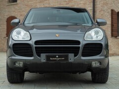 Porsche CAYENNE TURBO 