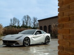 Ferrari F12 BERLINETTA 