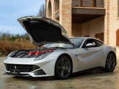 Ferrari F12 BERLINETTA 